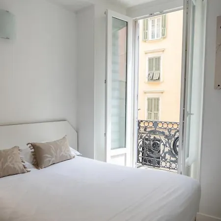 Napoléon 2* Bastia (Corsica)
